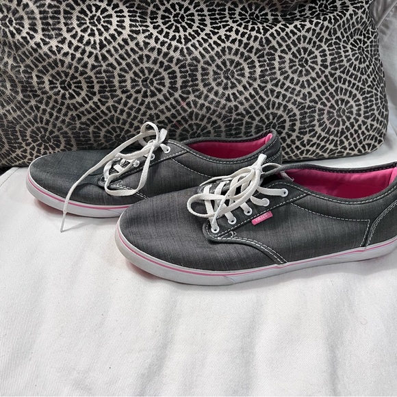 Women’s Vans Size 11 Gray & Pink Lace Ups Low Cuts 11W/9Men - Picture 2 of 12